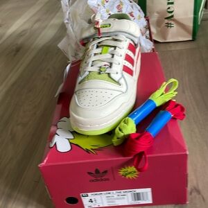 Never been work Adidas kids grinch shoes size 4.5 boys